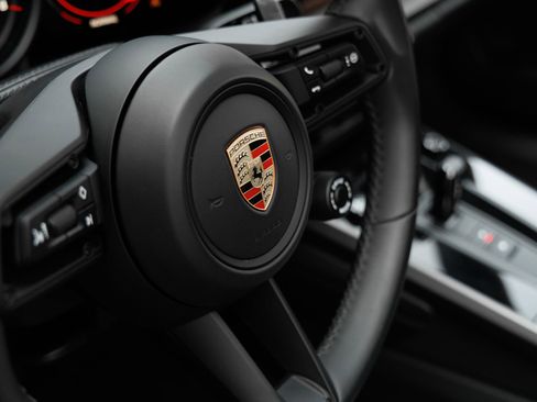 Certified 2022 Porsche 911 Targa 4S w/ Premium Package AWD/4WD image 21
