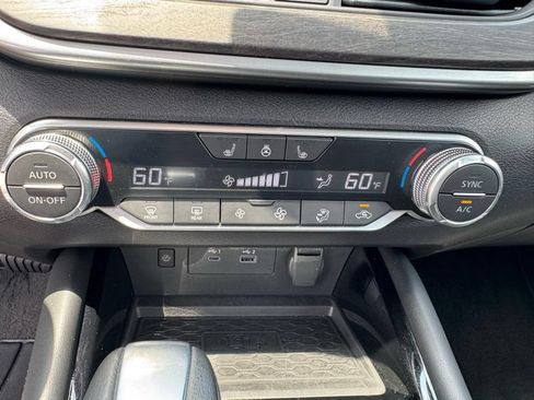 Used 2024 Nissan Altima 2.5 SL FWD image 25
