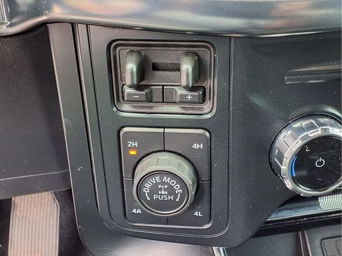 Used 2025 Ford F150 Raptor AWD/4WD image 11