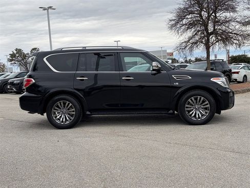 Used 2019 Nissan Armada Platinum w/ Captain's Chairs Package image 4
