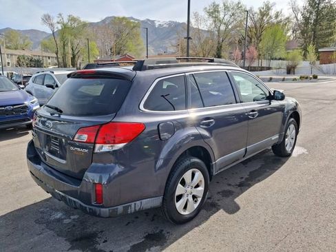 Used 2010 Subaru Outback 2.5i Premium image 3