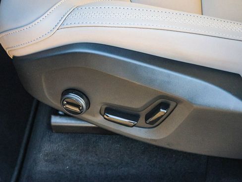 New 2026 Volvo XC90 T8 Plus w/ Protection Package Premier image 29