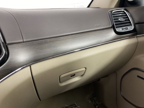 Used 2021 Jeep Grand Cherokee Overland image 33