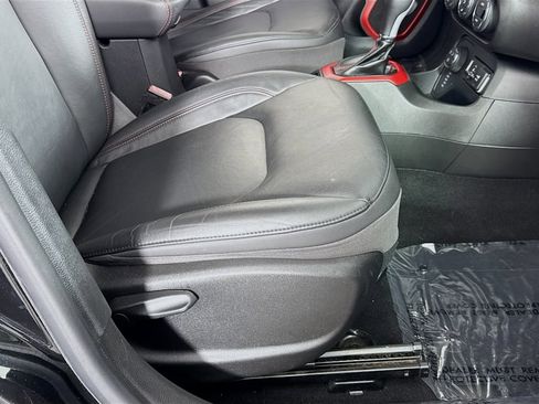 Used 2016 Jeep Renegade Trailhawk w/ Premium Trailhawk Package image 32