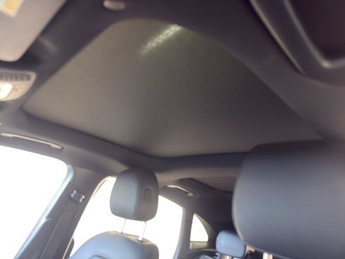Used 2021 Mercedes-Benz GLA 250 w/ Premium Package image 17