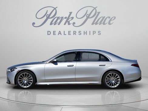 Used 2023 Mercedes-Benz S 580 4MATIC Sedan image 2