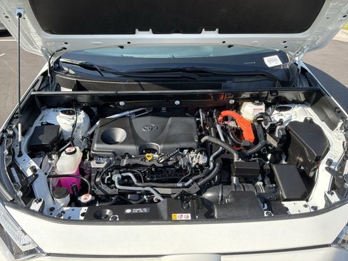Used 2025 Toyota RAV4 LE AWD/4WD image 33