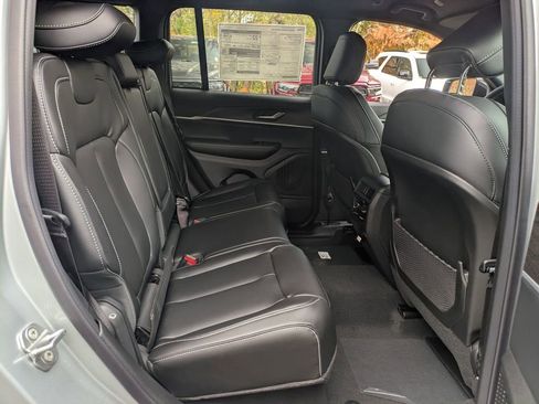 New 2025 Jeep Grand Cherokee Limited image 29