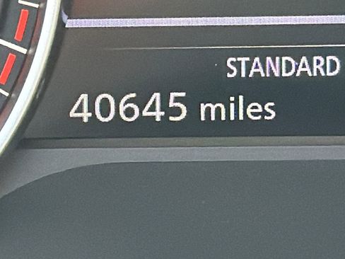 Used 2022 Nissan Pathfinder SL image 23