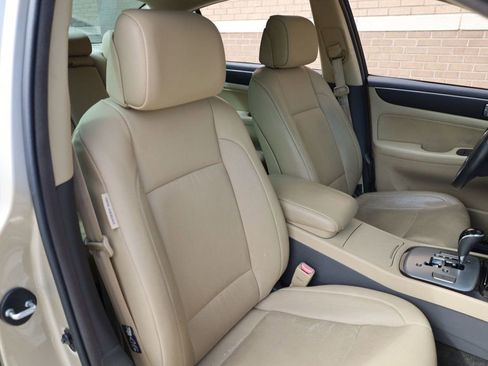 Used 2010 Hyundai Genesis 4.6 image 18