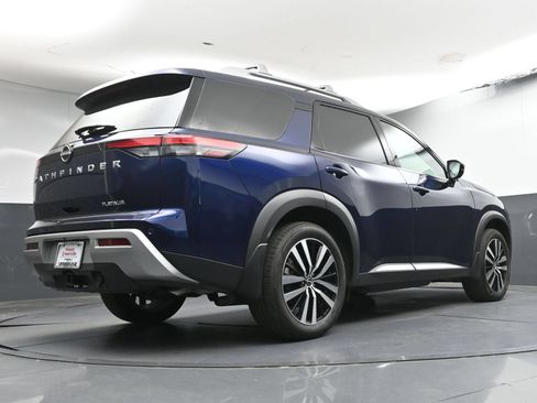 Certified 2025 Nissan Pathfinder Platinum FWD image 29
