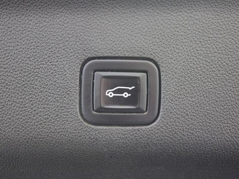 Used 2023 GMC Yukon XL AT4 w/ AT4 Premium Package image 32