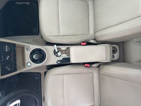 Used 2013 Volkswagen Beetle 2.5 FWD image 31