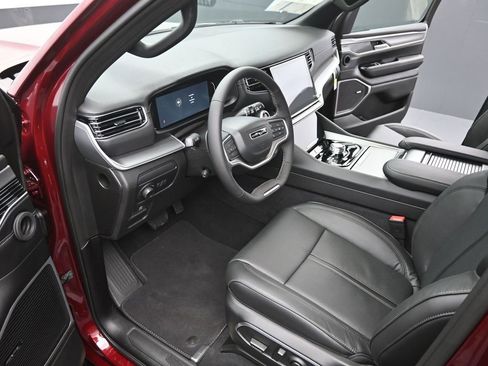 New 2026 Jeep Grand Wagoneer image 9