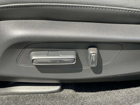 Used 2025 Honda HR-V EX-L image 16