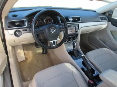 Used 2014 Volkswagen Passat 1.8T SE image 15