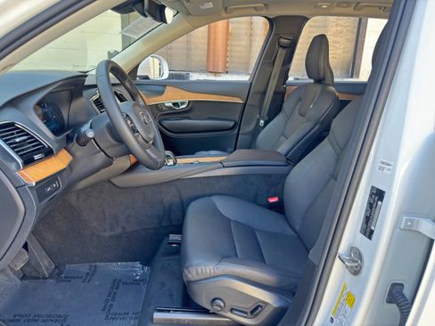 Used 2024 Volvo XC90 T8 Plus w/ Protection Package Premier AWD/4WD image 17