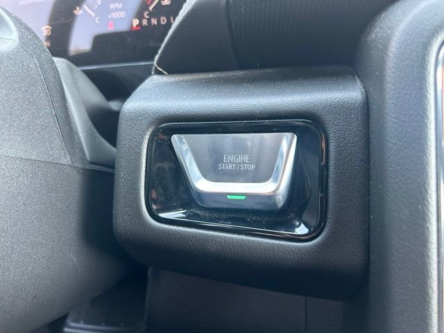 Used 2025 GMC Yukon Elevation AWD/4WD image 33