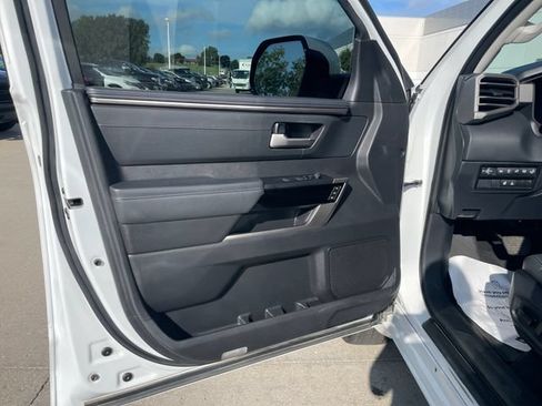 Used 2024 Toyota Tundra Limited AWD/4WD image 20
