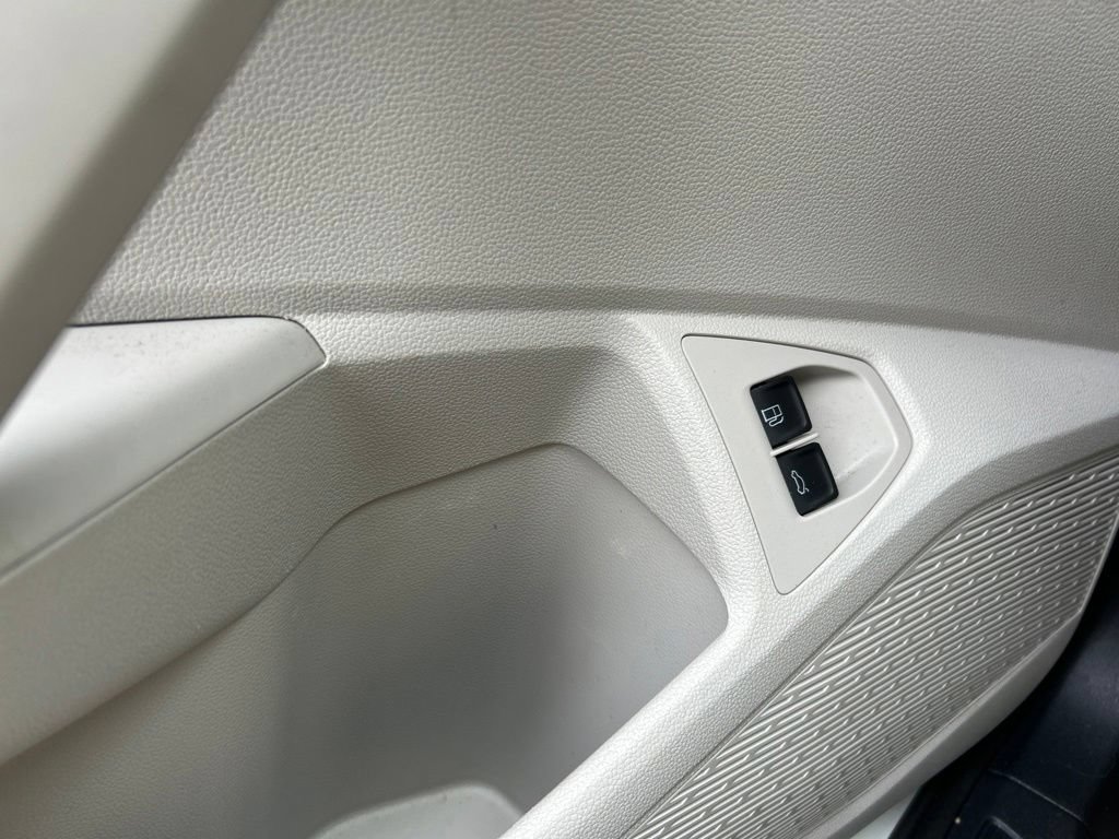 Used 2023 Volkswagen Jetta SE FWD image 30