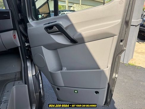 Used 2018 Mercedes-Benz Sprinter 2500 image 33