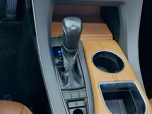 Used 2021 Toyota Avalon Limited w/ Advanced Safety Package image 25