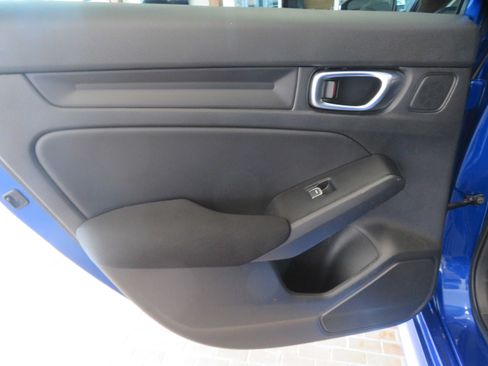 Used 2023 Honda Civic Sport image 17