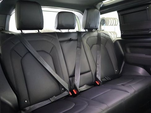 Used 2023 Land Rover Defender 110 75th Limited Edition image 34