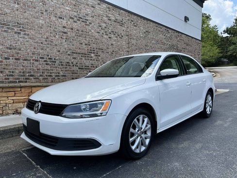 Used 2012 Volkswagen Jetta SE FWD image 1