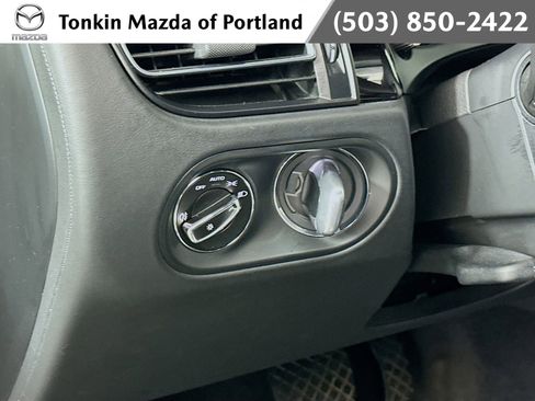 Used 2023 Porsche Macan Turbo image 10