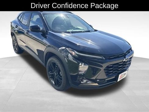 Used 2025 Chevrolet Trax ACTIV w/ Driver Confidence Package FWD image 4