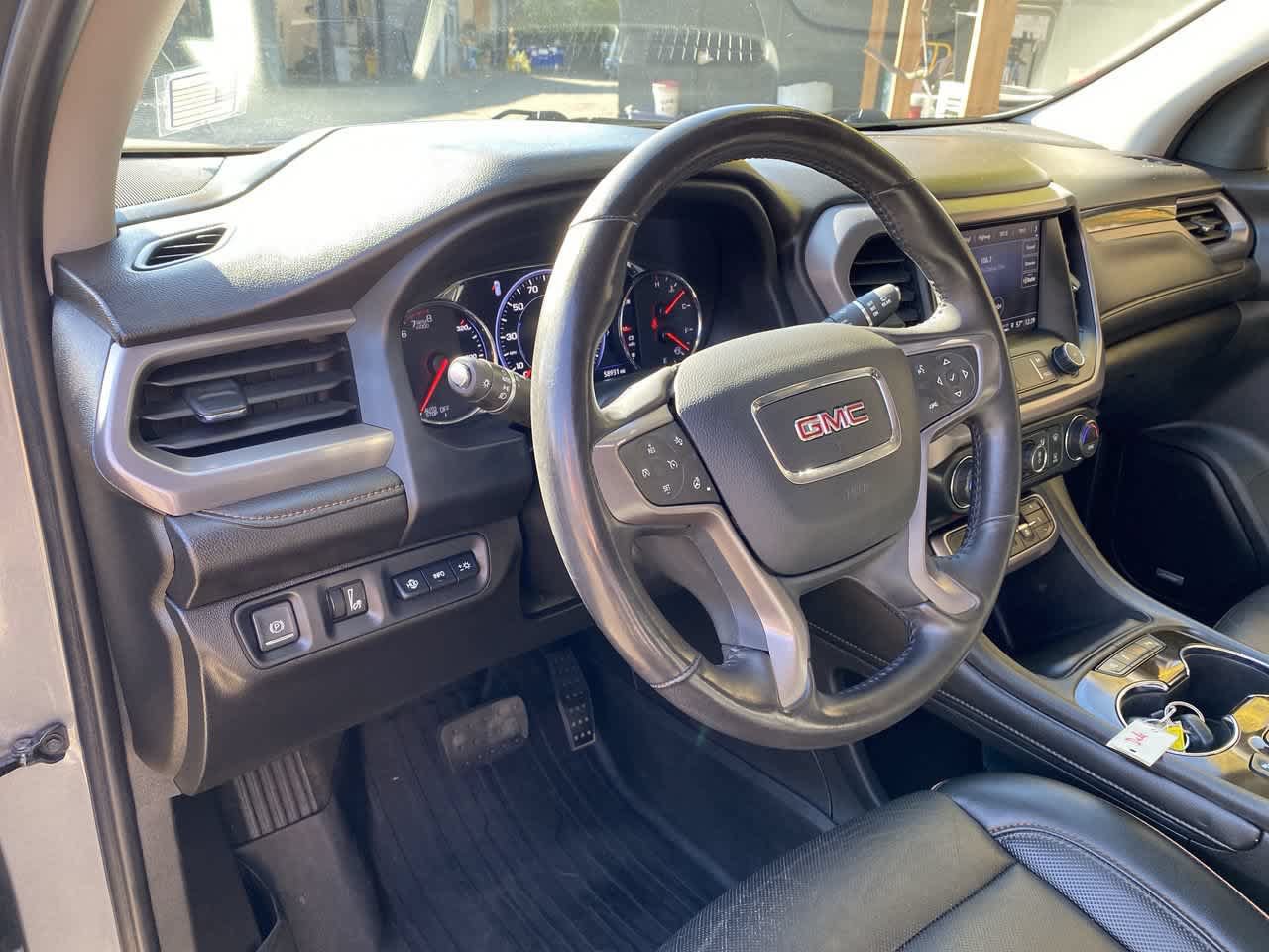 Used 2021 GMC Acadia AT4 w/ Technology Package AWD/4WD image 2