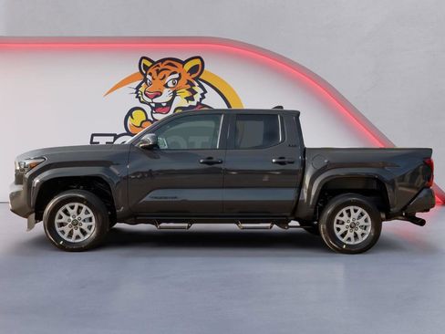 New 2026 Toyota Tacoma SR5 image 8