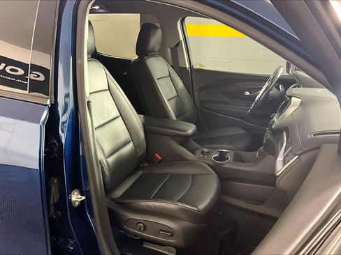 Used 2021 GMC Terrain SLT w/ LPO, Floor Liner Package image 9