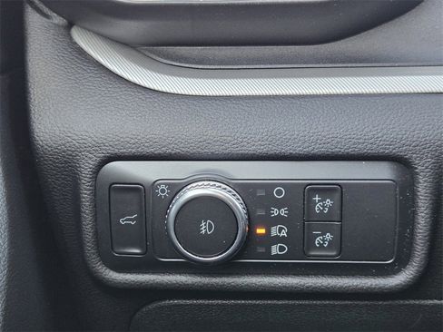 Used 2022 Ford Explorer XLT w/ Equipment Group 202A image 16