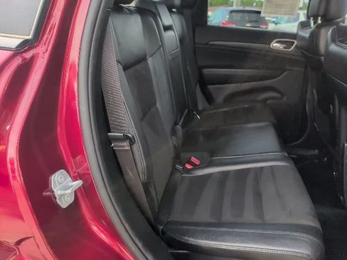 Used 2019 Jeep Grand Cherokee Altitude AWD/4WD image 38
