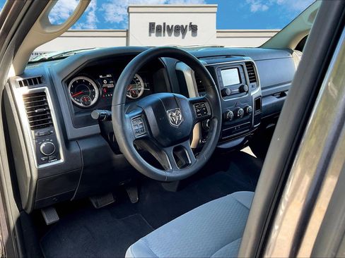 Used 2019 RAM 1500 Classic SLT image 13