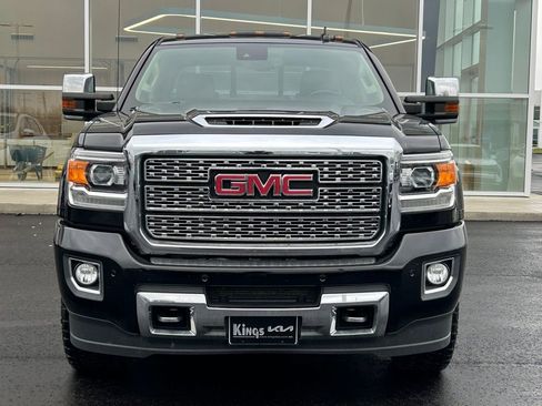 Used 2018 GMC Sierra 2500 Denali w/ Duramax Plus Package image 2