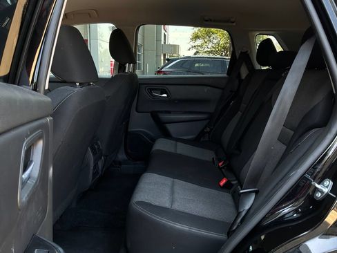 Used 2025 Nissan Rogue SV FWD image 12