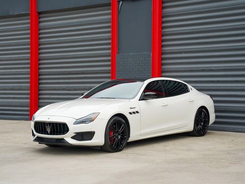 Used 2022 Maserati Quattroporte Modena Q4 image 1