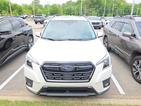 Used 2023 Subaru Forester Premium AWD/4WD image 3