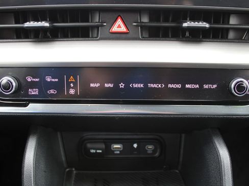 Certified 2023 Kia Sportage EX image 39