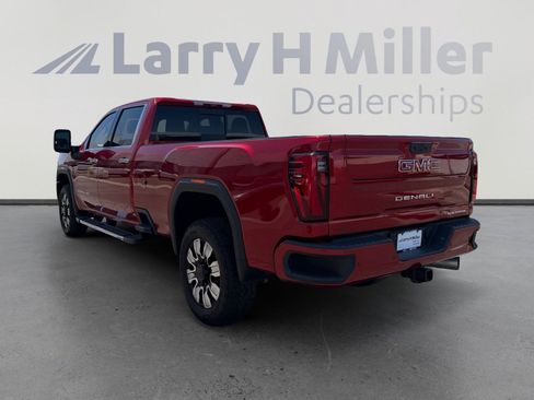 Used 2024 GMC Sierra 3500 Denali w/ Technology Package AWD/4WD image 3