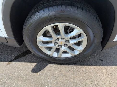 Used 2021 Chevrolet Traverse LS AWD/4WD image 42
