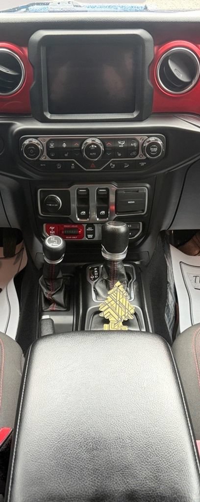Used 2021 Jeep Wrangler Rubicon AWD/4WD image 16