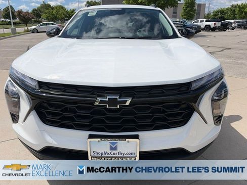 New 2026 Chevrolet Trax LT FWD image 3
