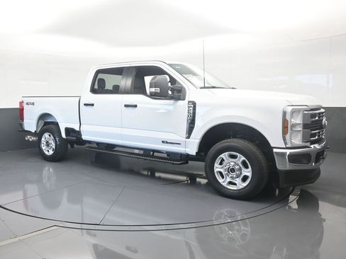 Used 2025 Ford F250 XLT image 8