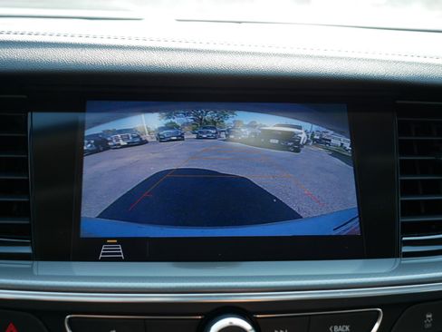 Used 2018 Buick Regal Preferred w/ Sights and Sounds Package image 27