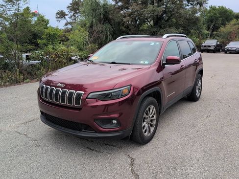Used 2019 Jeep Cherokee Latitude Plus w/ Comfort/Convenience Group AWD/4WD image 3