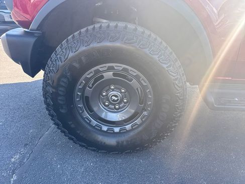 Used 2025 Ford Bronco 4-Door w/ Sasquatch Package image 11